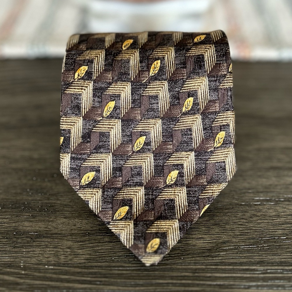 Ermenegildo Zegna Geometric Leaf Print 100% Silk Men's Tie!